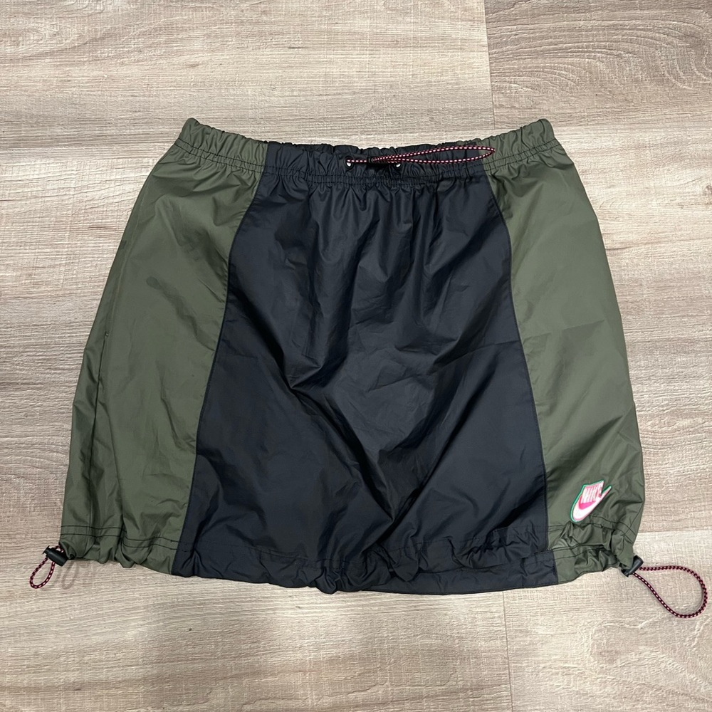 Nike adjustable skirt